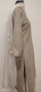 Kurta beige en coton pour femme avec broderie florale sur le devant, style traditionnel indien pakistanais, longueur midi, coupe classique, en stock - Product Image 6