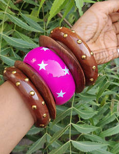 Brazaletes de Madera con Incrustaciones de Latón, Hechos a Mano, Ecológicos, Tamaño Personalizable - Product Image 1