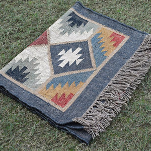 Tapis en jute tissé à la main, tapis kilim réversible, tapis en fibres naturelles durables, style bohème pour la maison et l'hôtellerie - Product Image 1