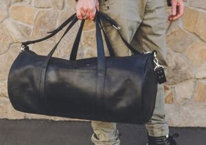 Bolsa de Gimnasio Multifuncional Plegable de Cuero Genuino para Hombre, Opciones Personalizables, Bolsa de Viaje de Fin de Semana con Monograma para Actividades al Aire Libre - Product Image 2