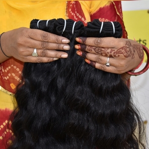 Vente en gros 100% paquets de cheveux ondulés vierges alignés sur des cuticules complètes non transformées vagues profondes d'eau indienne vietnamienne naturelle pour noir - Product Image 6