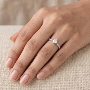 แหวนหมั้นเพชรทรงปรินเซสคัท 0.91 กะรัต ทองคำขาว 14K ขายส่ง เครื่องประดับสั่งทำพิเศษ - Product Image 3