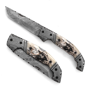 Couteau de camping pliant à lame droite en acier Damas OEM personnalisé - Manche en os de chameau gravé au laser - Desert Gunslinger - Product Image 4