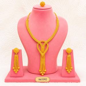Traditional Indian Gold Finish Statement Necklace & Earrings Jewelry <b>Sete</b> A-63392 - Product Image 1