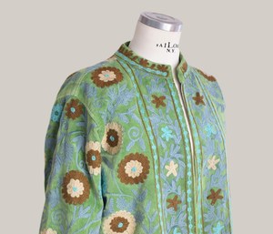 Premium Green Embroidered <b>Velvet</b> Suzani <b>Jacket</b> <b>Women's</b> Stand Collar Boho Floral Pattern Full Sleeve Autumn <b>Jacket</b> - Product Image 4