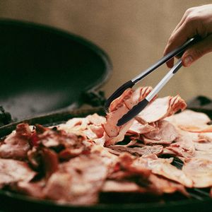 Set di 3 Pinze da Cucina con Punte in Silicone Antiaderente Senza BPA e Meccanismo di Bloccaggio in Acciaio Inox per Barbecue e Grigliate - Product Image 5