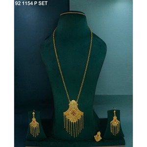 ชุดสร้อยคอจี้ทองคำชุบสวยงามหรูหรา สไตล์ชาติพันธุ์ ชุดเครื่องประดับโลหะผสมทอง สร้อยคอสำหรับผู้หญิง เครื่องประดับแฟชั่น - Product Image 4