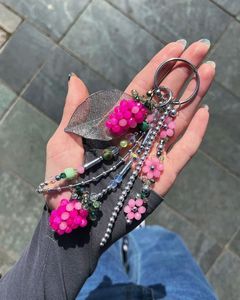 Porte-clés brodé de perles de qualité supérieure avec un motif fait main magnifique pour accessoires de boutique et emballage cadeau - Product Image 4