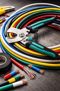 FUJIYA Coupe-câble et dénudeur d'électricien à bord lisse de qualité industrielle avec prise confortable - Product Image 4