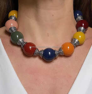 Collar romántico de cuentas de resina con diseños de paisajes abstractos Todos los colores Forma de diamante de corte princesa para aniversarios - Product Image 6