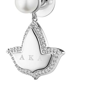 Boucles d'oreilles pendantes en forme de feuille avec perles blanches argentées et garniture en cristal, design élégant, bijoux de mode pour femmes - Product Image 3