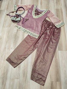 Silk <b>Salwar</b> <b>Kameez</b> Set with Mirror Work Traditional Regular Fit Knee-Length Elegant Casual Wedding Wear India Pakistan Style - Product Image 6