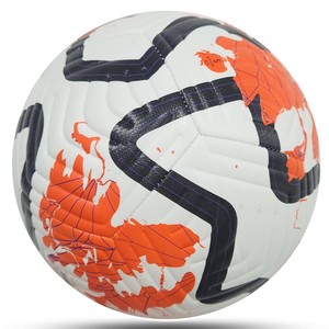 Ballon de football rouge taille adulte, chambre à air en caoutchouc écologique, conception durable pour une utilisation en intérieur et en extérieur - Product Image 2