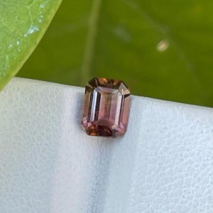 Turmalina natural suelta, corte esmeralda, facetada finamente, para la elaboración de joyas. - Product Image 2