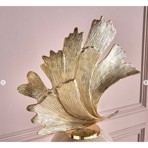DAANI INTERNATIONAL Vase sur pied haut de gamme en métal sculpté, effet marbre poli, avec motif éventail doré, style artistique - Product Image 2
