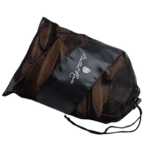 Bolsa de malla con cordón de alta calidad y logotipo plateado en cinta de satén de 7.5 cm para el empaquetado de prendas de vestir de primera calidad. - Product Image 3