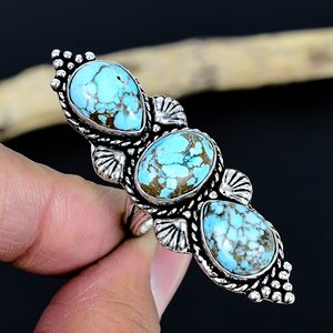 Bague de créateur unique en laiton, ajustable, faite à la main, avec pierre précieuse naturelle Cheval Sauvage Blanc et pierre naturelle, style traditionnel - Product Image 1