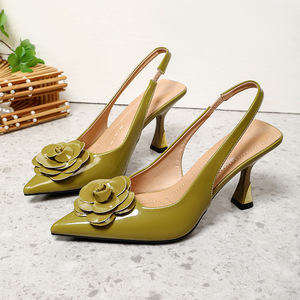 Sandalias de Tacón de Aguja con Parte Superior de PU Verde Oliva de Lujo Ligero, con Camelia Tridimensional y Cierre de Hebilla Slingback, para Verano Casual - Product Image 3