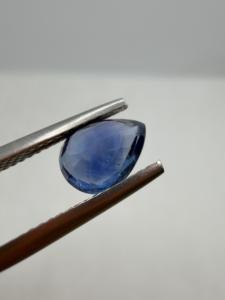 Saphir bleu naturel de forme poire de Ceylan (Sri Lanka) 1,60 carat pour la création de bijoux - Product Image 6