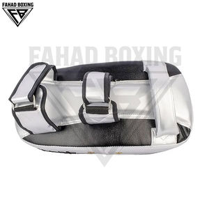 Fournisseur direct d'usine de protections thaïlandaises personnalisées de haute qualité pour les entraîneurs de Muay Thai, équipement de boxe Muay Thai en cuir - Product Image 3