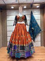 Ensemble de vêtements ethniques de luxe en soie modale Bandhani Chaniya Choli avec dupatta à franges, entièrement cousu, pour Navratri et mariage