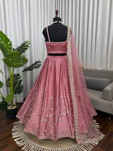 Ensemble Lehenga Choli en satin japonais rose clair avec sequins Zari, bordure perlée, tenue indienne brodée pour mariage et fête - Product Image 5