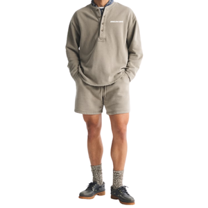 Sweat-shirt boutonné beige sur mesure pour homme, pull Henley de mode haut de gamme, fabricant de vêtements à marque privée OEM, fournisseur en gros - Product Image 2