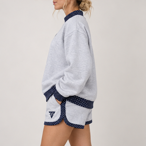 Ensemble short 2 pièces pour femme, gris chiné clair, avec bordure à pois contrastante, col montant, vêtements de sport décontractés personnalisés - Product Image 4