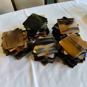 Sous-verres artisanaux haut de gamme en corne de buffle et de bœuf avec finition brillante à prix avantageux - Product Image 3