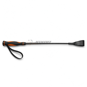 Fouet d'équitation professionnel fabriqué avec des matériaux de qualité, poignée ergonomique et sensation légère pour une conduite contrôlée. - Product Image 3