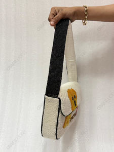 Bolso de mano indio OEM con diseño de perro bordado a mano, forro de satén, para exportación al por mayor de marca privada - Product Image 6