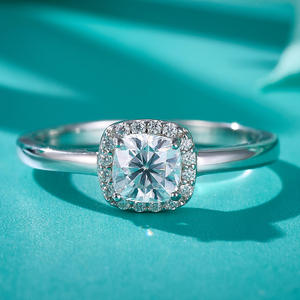 Anillo de plata 925 con incrustaciones de diamantes, corte princesa, VVS, moissanita, para compromiso, unisex, banda cuadrada. - Product Image 1