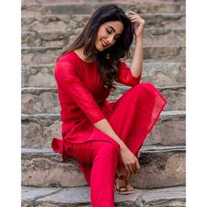 Ensemble Kurta Rouge Crimson XS avec haut à manches trois-quarts - Product Image 5
