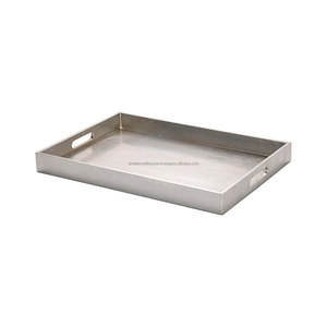 La bandeja de Navidad puntúa perfectamente su diseño, es ideal para mostrar sus acentos de decoración favoritos de Ambience lifesyle - Product Image 4