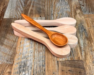 Bases de madera de cerezo para tallado de cucharas, madera dura envejecida y secada al aire para cucharas talladas a mano y proyectos de tallado. - Product Image 2