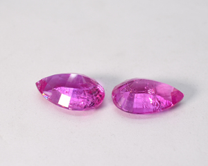 Saphir rose de laboratoire avec inclusions, pierre précieuse en forme de poire pour la fabrication de bijoux, 24x15 mm, 26,10 carats - Product Image 6