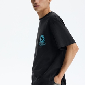 เสื้อยืดคอกลมแขนสั้นทรงปกติ ผ้าถักเนื้อแน่น 240 GSM คุณภาพสูง แห้งเร็ว ขายส่ง - Product Image 3