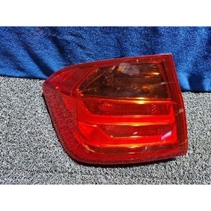 Feu arrière gauche d'occasion Série 3 6321737278301 - Product Image 1