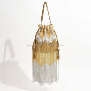 Pochette Potli de Luxe Broderie Bohème Géométrique avec Perles et Chaînes à Pompons Style Ethnique Indien pour Mariées et Événements - Product Image 6