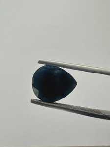 Saphir noir naturel taille poire, grande taille, pierre précieuse africaine de couleur nuit, extraite de la terre, pierre brute pour la fabrication de bijoux fins - Product Image 2
