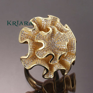 Bague de luxe pour femme en or plaqué avec diamant de laboratoire taille brillant rond, bijou de soirée - Product Image 1