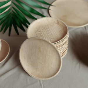 Platos de Hoja de Palma Natural para Bodas Ecológicas y Presentación de Comida Tradicional, Formas Redondas de 5 Pulgadas, para Postres Calientes y Platos Horneados - Product Image 1