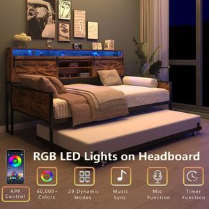 Letto a giorno matrimoniale in stile rustico con letto estraibile, testiera con porta scorrevole a persiana, stazione di ricarica LED e telaio letto - Product Image 5