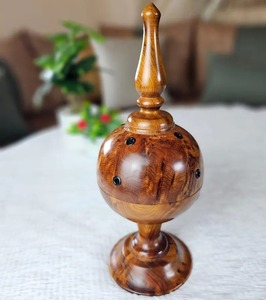 Quemador de Incienso de Sándalo Religioso Hecho a Mano por Whimsy Art Craft - Product Image 1