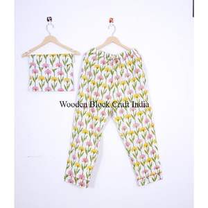 Ensemble de pyjama en coton indien imprimé à la main, vêtements de nuit élégants et tendance pour femmes et hommes, respirant, 100% coton pour l'été - Product Image 3