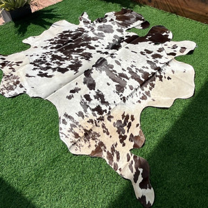 Tapis en cuir de vachette faits à la main de qualité supérieure tapis luxueux de grande surface pour salon 100% fourrure authentique - Product Image 3