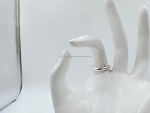 Elegante anillo de plata esterlina 92,5 de primera calidad elegante y de moda - Product Image 2