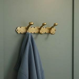 Perchero de Pared de Metal Rústico con 5 Ganchos, Diseño Resistente para Ropa, Ganchos y Rieles de Pared de Latón Antiguo, Decoración del Hogar - Product Image 3
