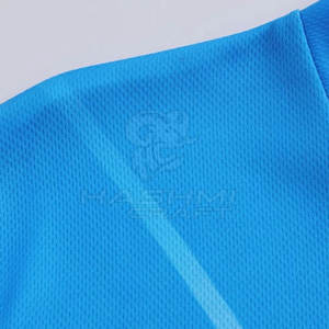 Camisetas y pantalones cortos de fútbol profesionales hechos de material duradero diseñados para máxima comodidad y rendimiento en el campo. - Product Image 3