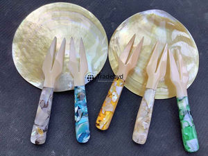 Cuillère décorative en nacre incrustée, cuillère de table de luxe faite à la main par Tradebyd - Product Image 3